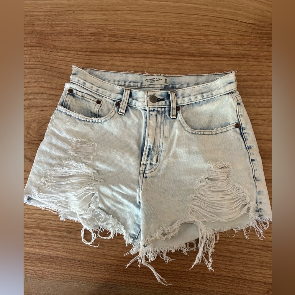 Abercrombie & fitch The boyfriend short mid rise jean shorts